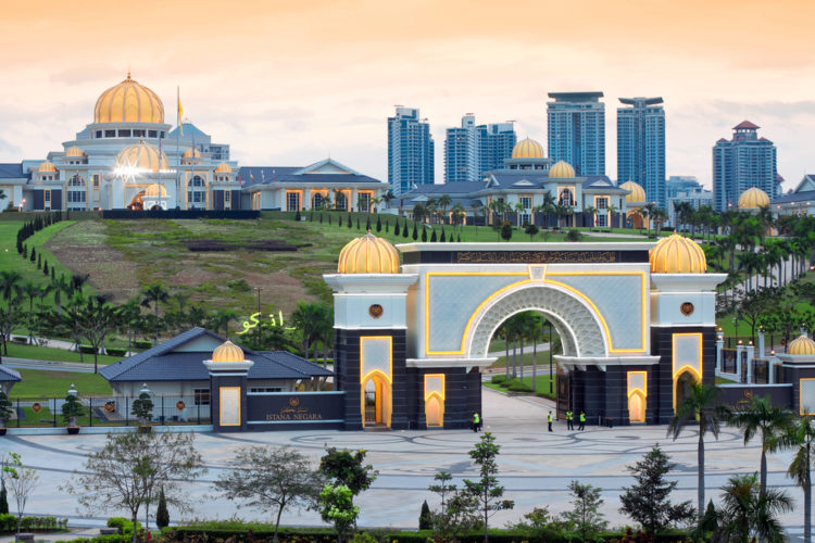 Какво да видите в Малайзия - Кралският дворец Istana Negara