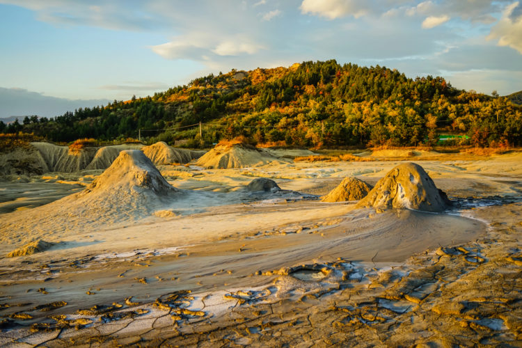 Калните вулкани на Берка (Berca Mud Volcanoes) - Забележителности в Румъния