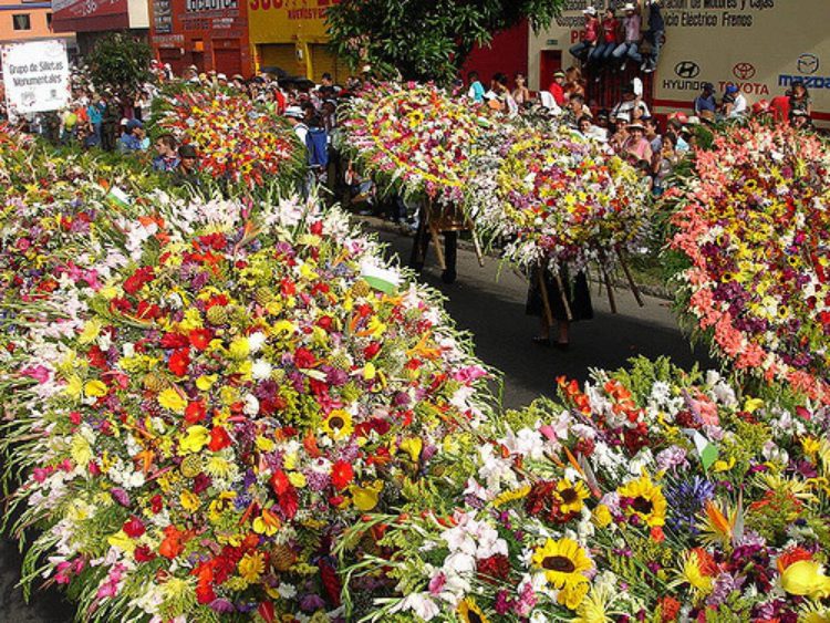 Панаир на цветята в Меделин (Feria de las Flores) - Какво да видя в Колумбия