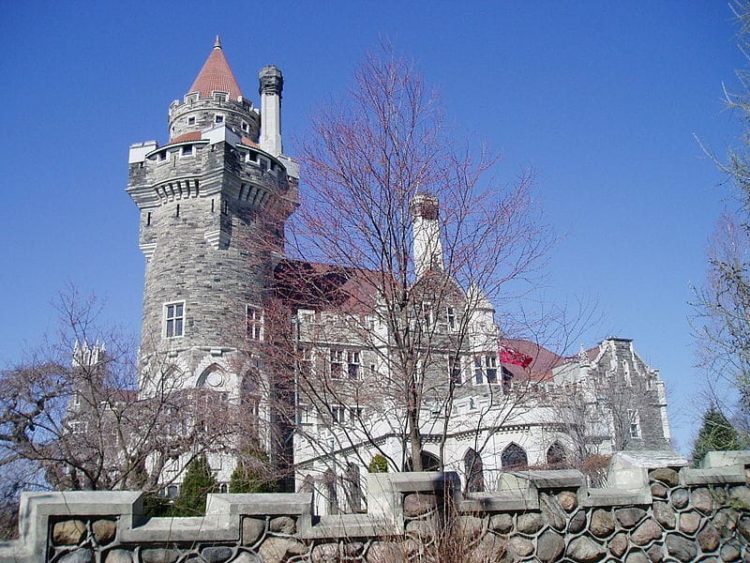 Замъкът Casa Loma в Канада