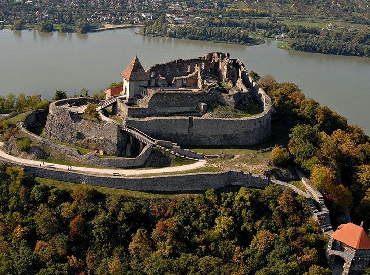 Крепост Вишеград в Унгария