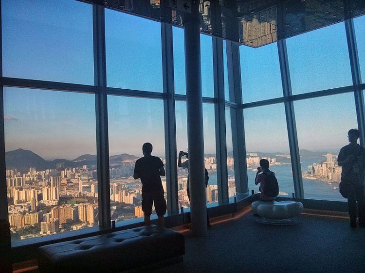 Палуба за наблюдение на Sky 100 в Китай
