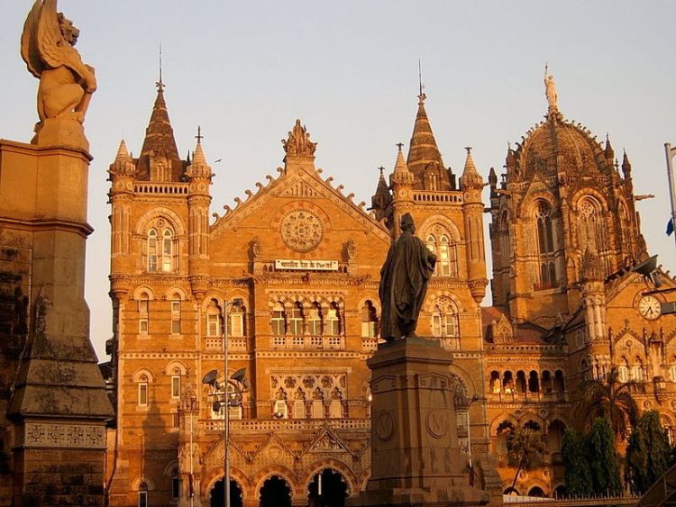 Железопътна гара Chhatrapati Shivaji в Индия