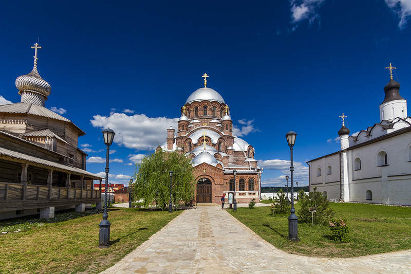 https://cdn.tripzaza.com/photos/images/000/015/494/excursion_main/%D0%A5%D1%80%D0%B0%D0%BC_%D0%92%D0%A1%D0%A0.jpg?1537204888