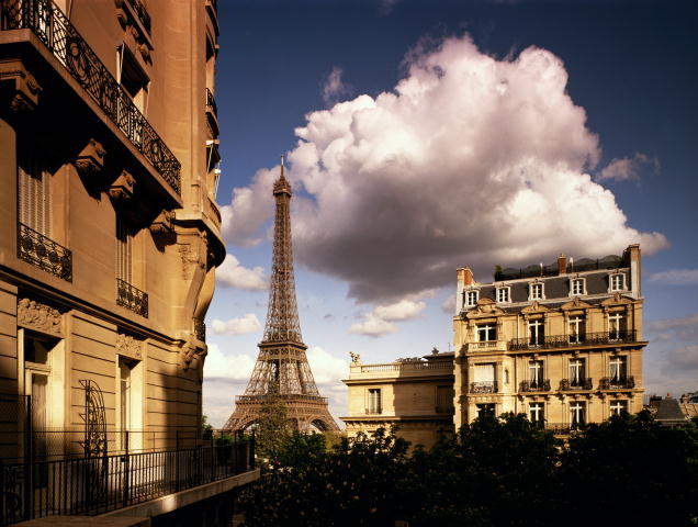 Эйфелева башня - Пастушка облаков 
