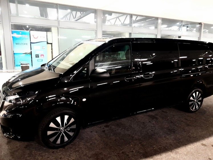 Аренда транспорта в Греции: Mercedes Vito Tourer (2021)