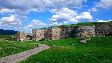 Стены крепости Лори Берд