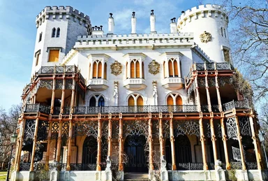 Замок Глубока-над-Влтавой в Чехии 