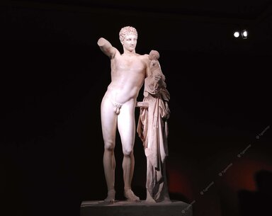 Гермес с младенцем на руках, работы Праксителя