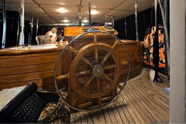 Пиратская яхта