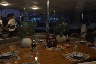 Пиратская яхта