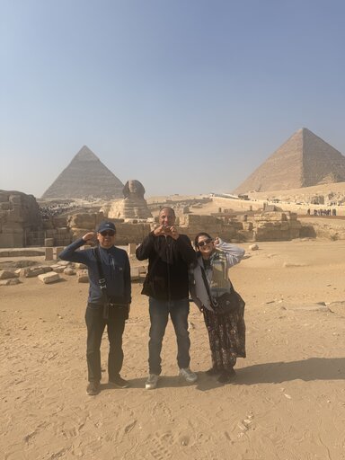 ギザの３大ピラミッドとスフィンクス観光