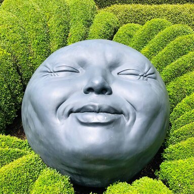 Скульптуры в садах Этрета