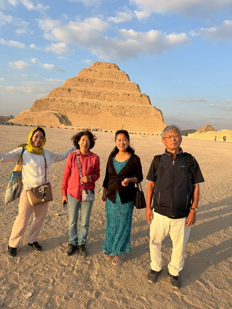 最古のピラミッドと世界遺産の数々マイドゥームピラミッド・サッカラ・