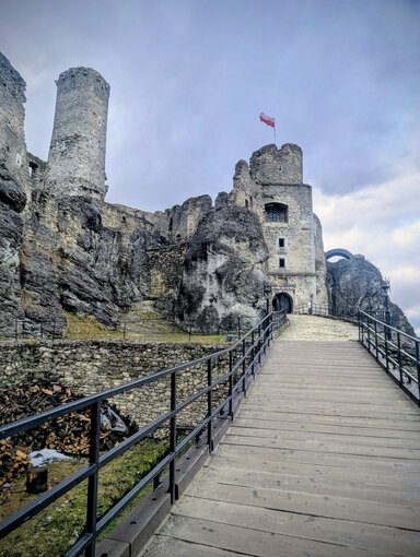 замок Огродзенец