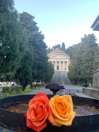 Монументальный Пантеон Стальено