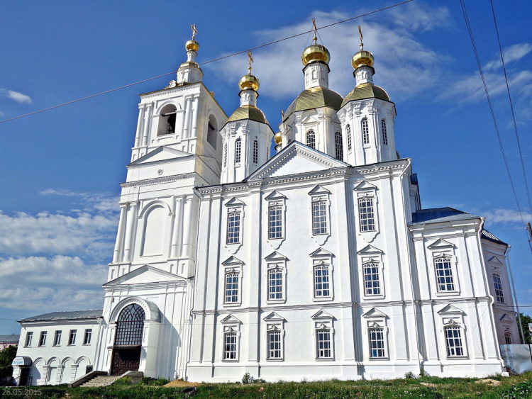 Фасад церкви Благовещения Пресвятой Богородицы в Арзамасе, Нижегородская область Церковь Благовещения Пресвятой Богородицы в Арзамасе, Нижегородская область, Россия