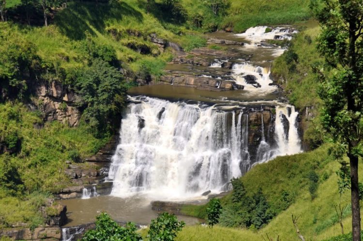 Водопад Сент-Клер (St. Clair’s Falls) в Шри-Ланке Водопад Сент-Клер (St. Clair’s Falls) - достопримечательности Шри-Ланки