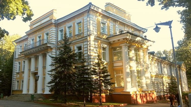 Губернаторский дворец в Витебске Губернаторский дворец - достопримечательности Витебска