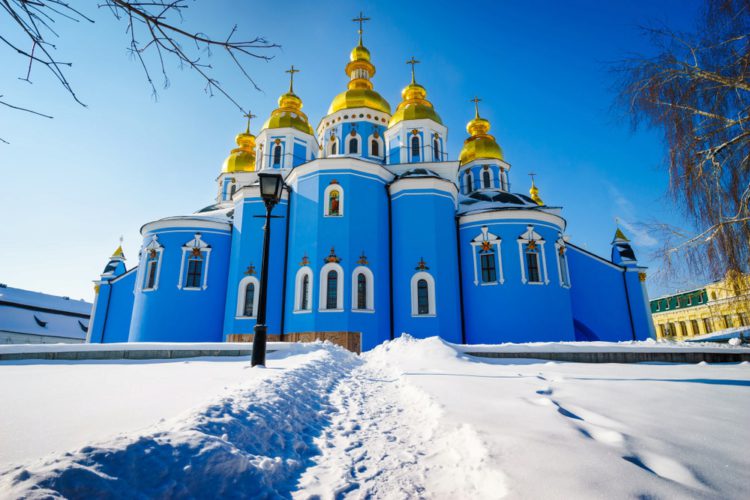 Михайловский Златоверхий монастырь в Киеве Михайловский Златоверхий монастырь - достопримечательности Киева