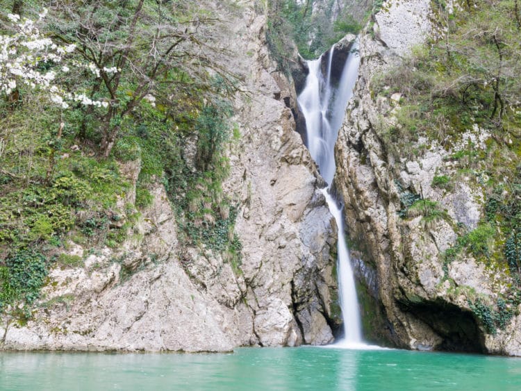 Агурские водопады в Сочи Агурские водопады - достопримечательности Сочи