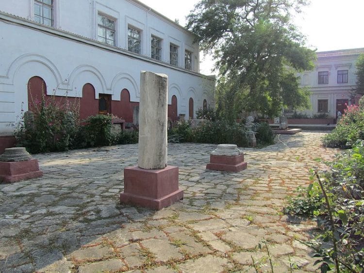 Феодосийский краеведческий музей в Феодосии Феодосийский краеведческий музей - достопримечательности Феодосии
