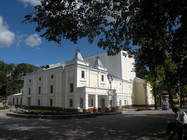 Гродненский областной театр кукол в Гродно Гродненский областной театр кукол - достопримечательности Гродно