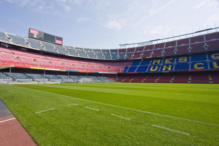 Футбольный стадион Camp Nou в Барселоне, Испания Футбольный стадион Camp Nou в Барселоне - достопримечательности Барселоны